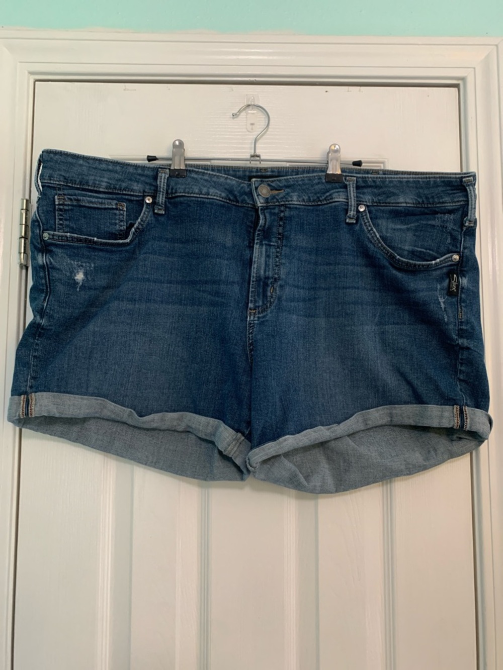 Silver Jeans Boyfriend shorts size 24, length 4.5